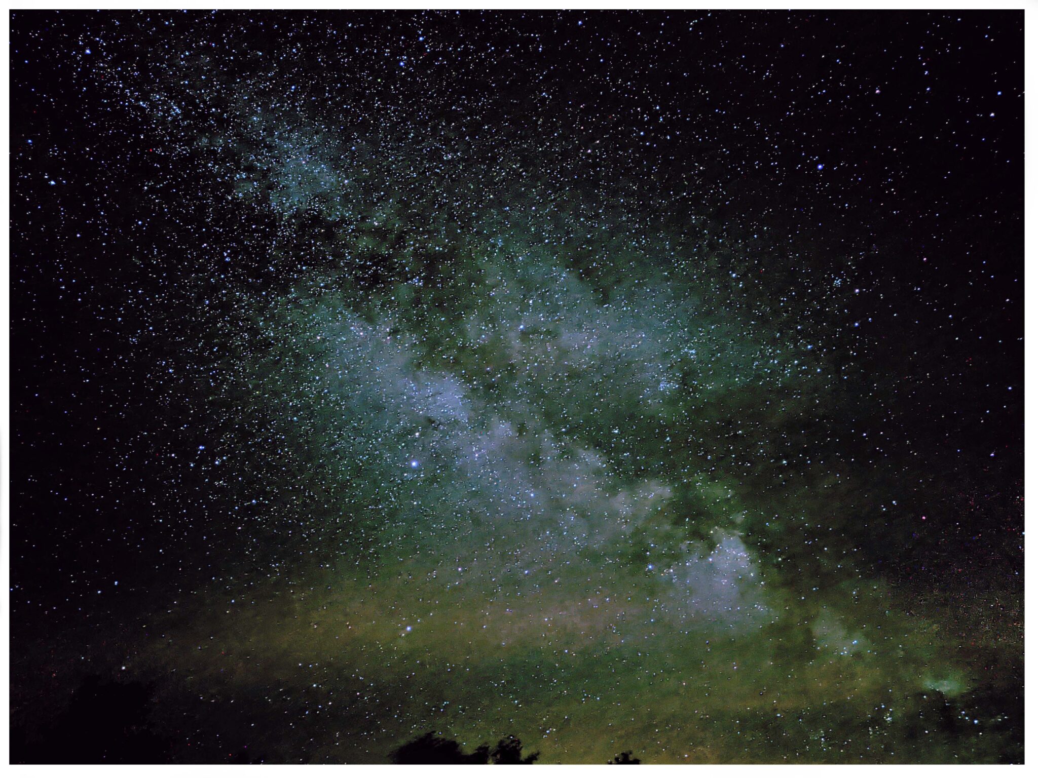 Astrophotography enhancement device